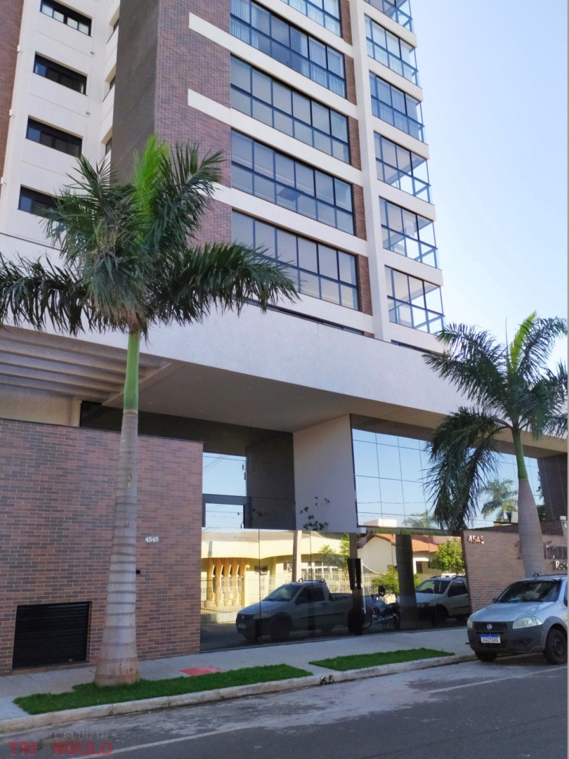 Apartamento para locacao no Zona II em Umuarama com 467,21m² por R$ 7.200,00