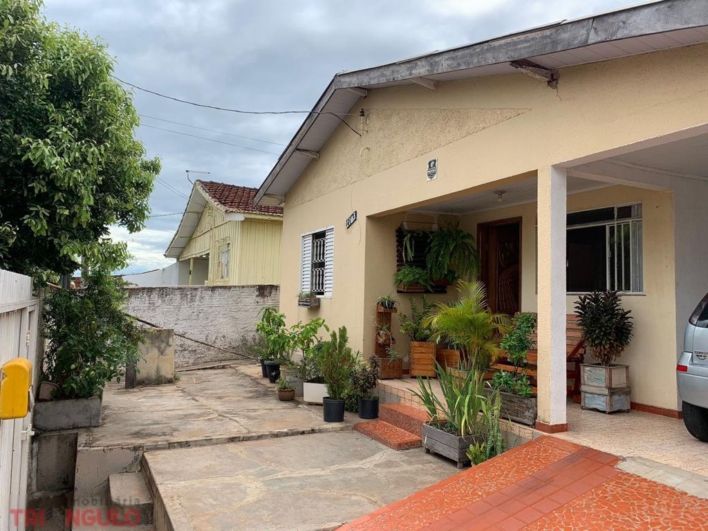 Casa para venda no Jardim Paraiso em Umuarama com 420m² por R$ 270.000,00