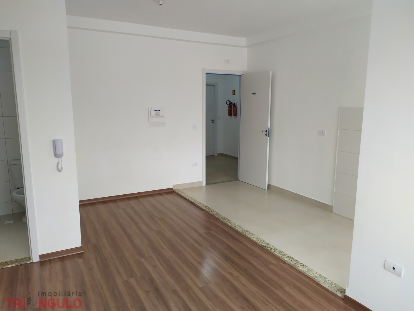 Apartamento para venda no Zona V em Umuarama com 70,25m² por R$ 170.000,00