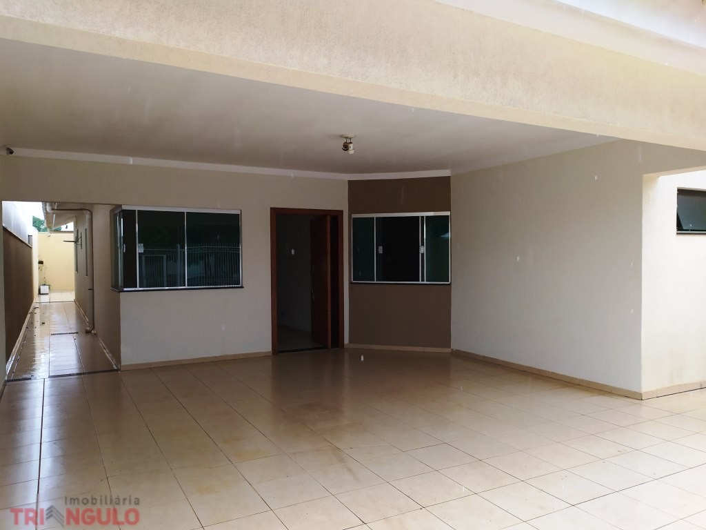 Casa para venda no Zona VII em Umuarama com 247,5m² por R$ 480.000,00