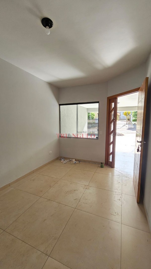 Casa para venda no Zona V em Umuarama com 270,76m² por R$ 392.000,00