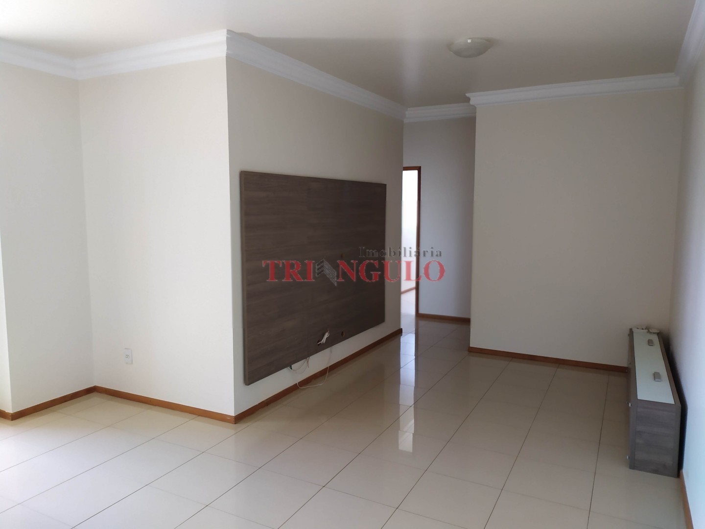 Apartamento para locacao no Zona I em Umuarama com 151,19m² por R$ 1.400,00
