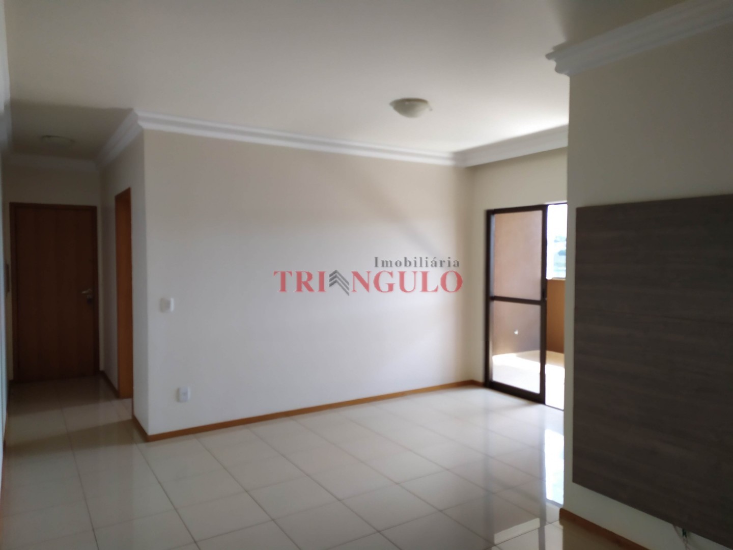 Apartamento para locacao no Zona I em Umuarama com 151,19m² por R$ 1.400,00