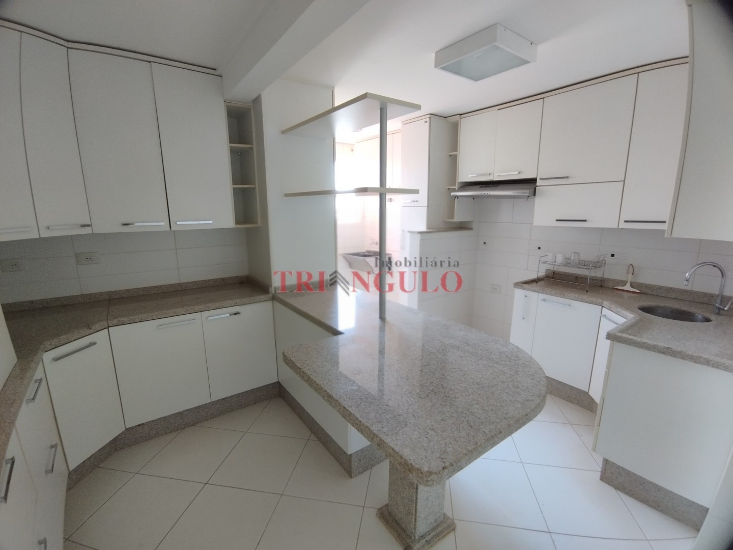 Apartamento para locacao no Zona I em Umuarama com 119m² por R$ 1.650,00