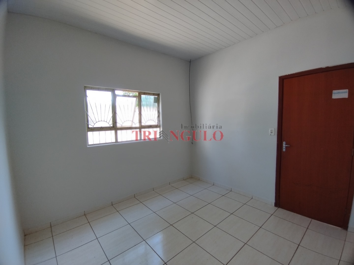 Casa Residencial para locacao no Jardim Tropical em Umuarama com 210m² por R$ 1.280,00