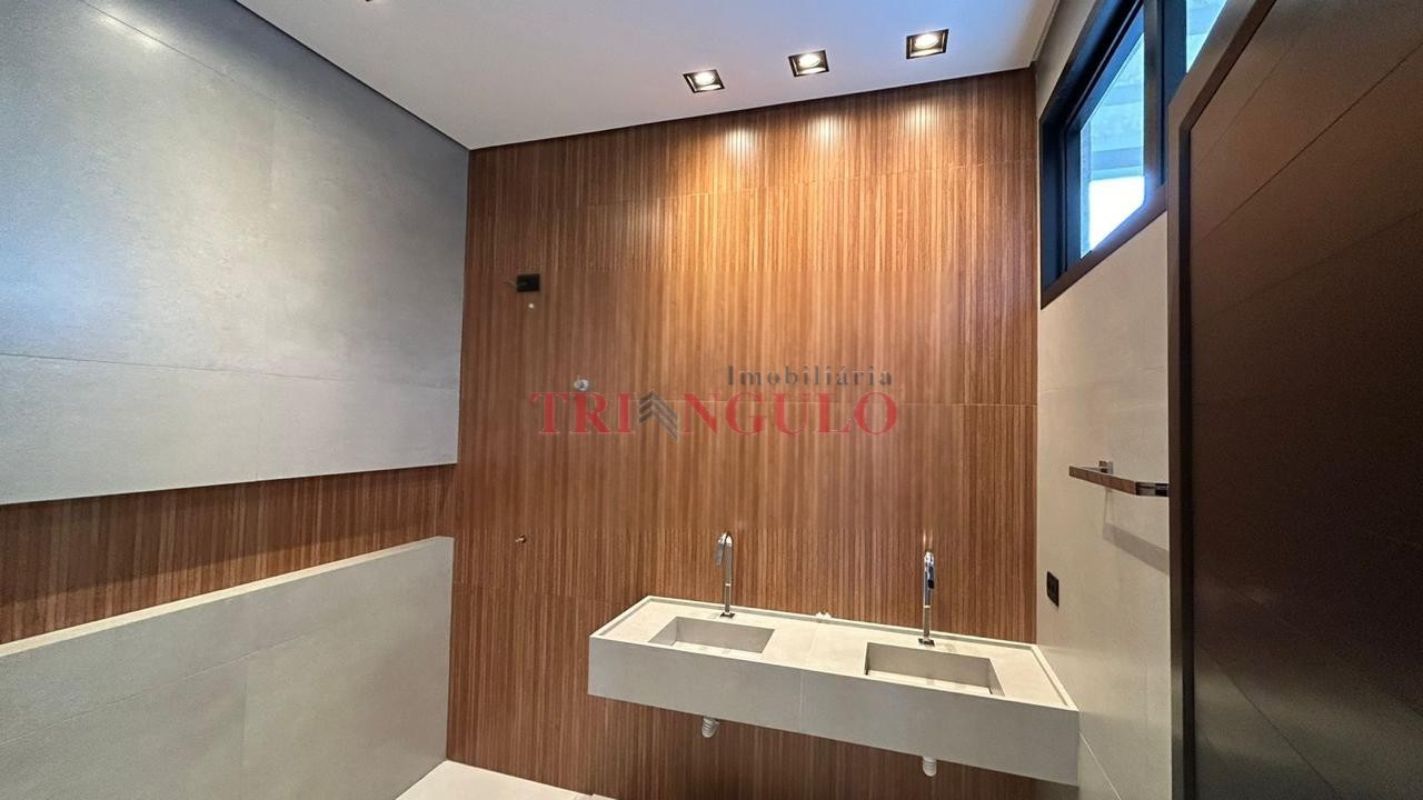 Casa para venda no Parque Residencial Melhoramentos em Umuarama com 180,61m² por R$ 630.000,00