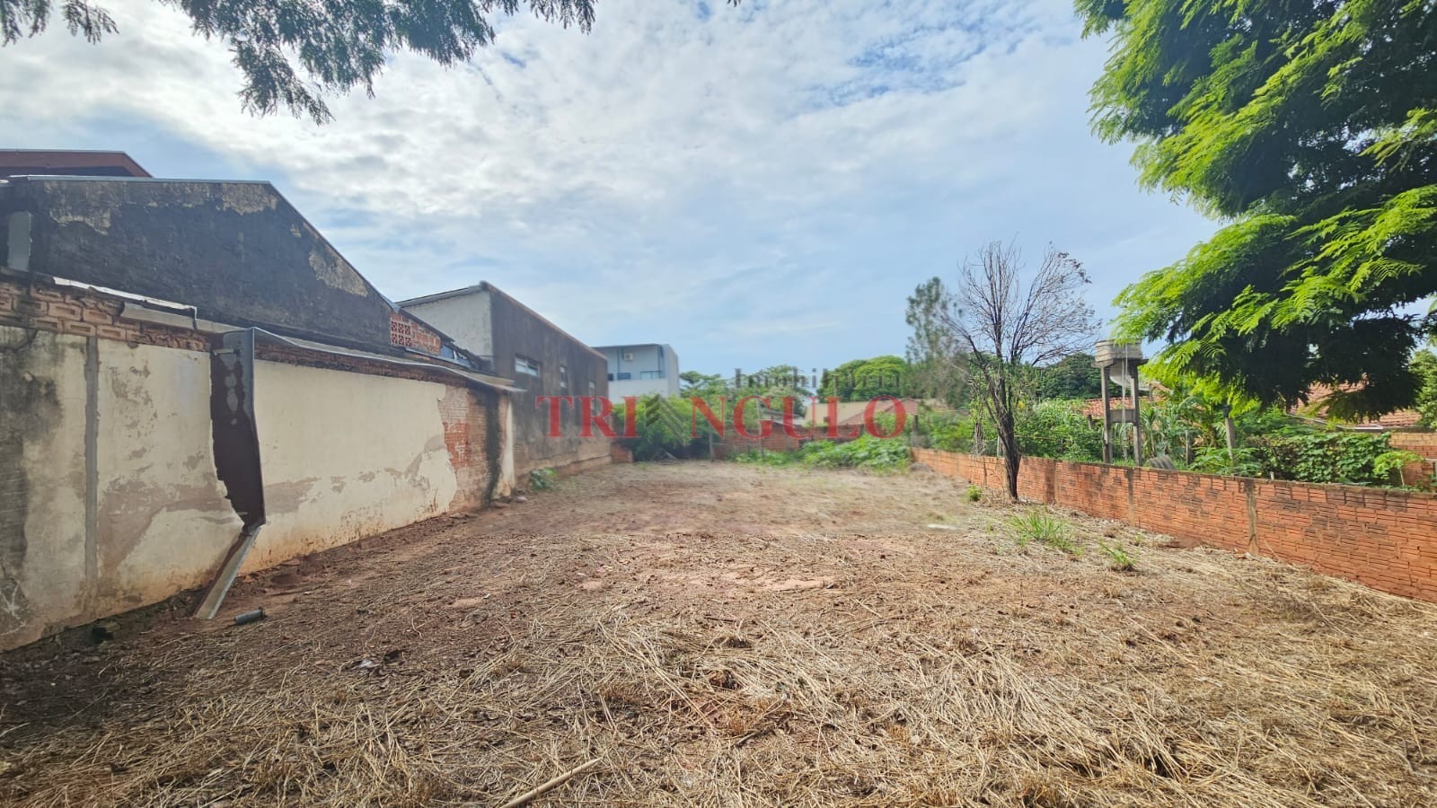Terreno para venda no Jardim Panorama em Umuarama com 360m² por R$ 140.000,00