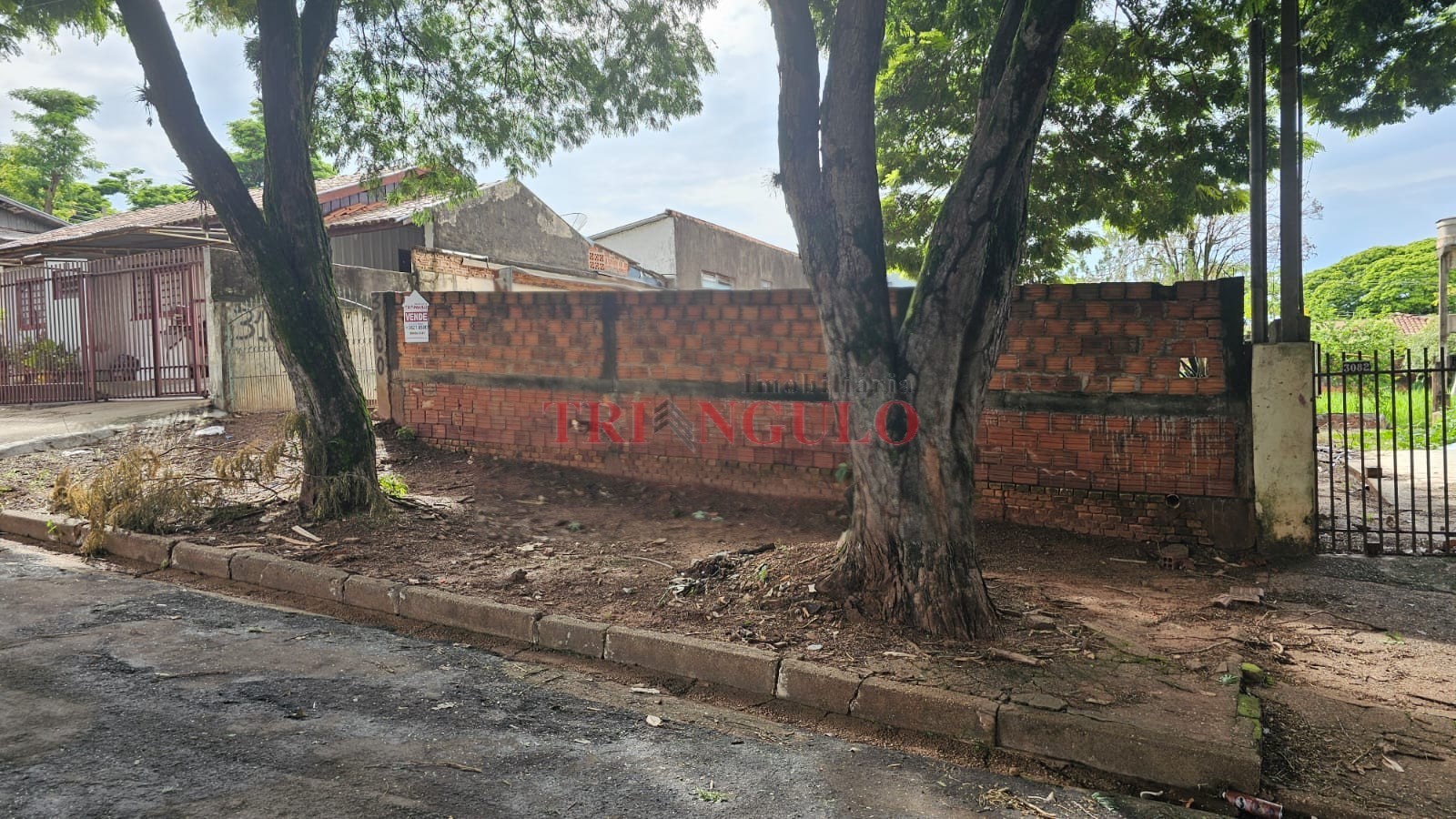 Terreno para venda no Jardim Panorama em Umuarama com 360m² por R$ 140.000,00
