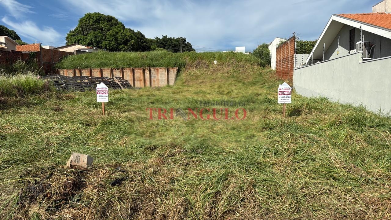 Terreno para venda no Jardim Yonezu em Umuarama com 198,6m² por R$ 80.000,00