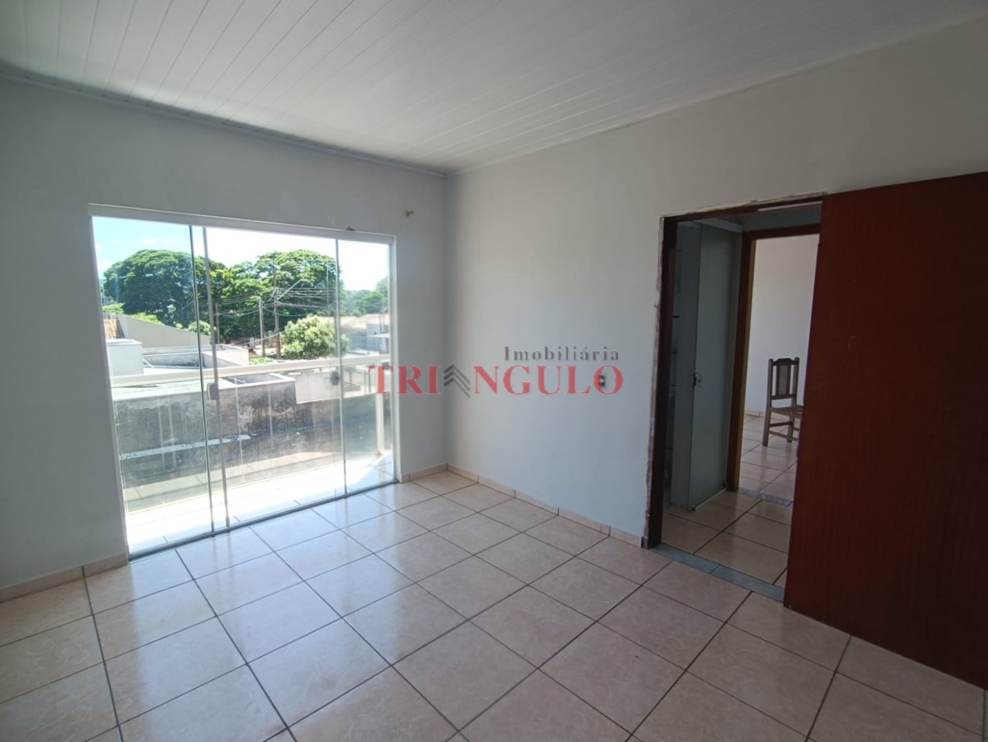 Sobrado para venda no Parque das Laranjeiras em Umuarama com 360m² por R$ 250.000,00