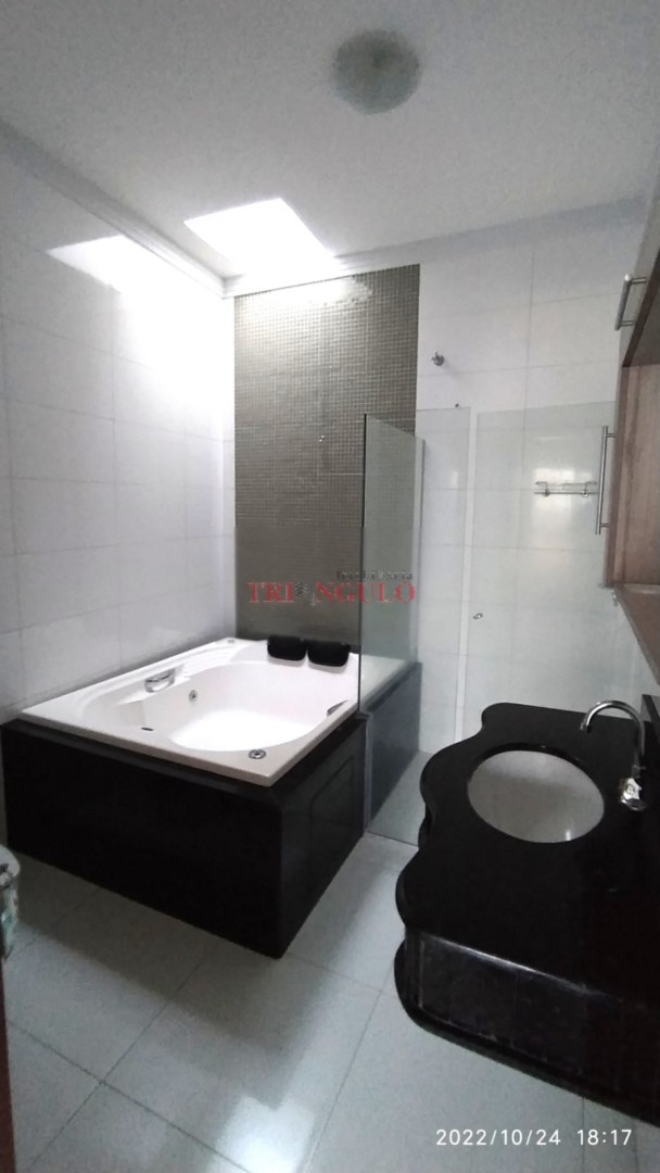 Sobrado para venda no Zona VII em Umuarama com 152m² por R$ 890.000,00