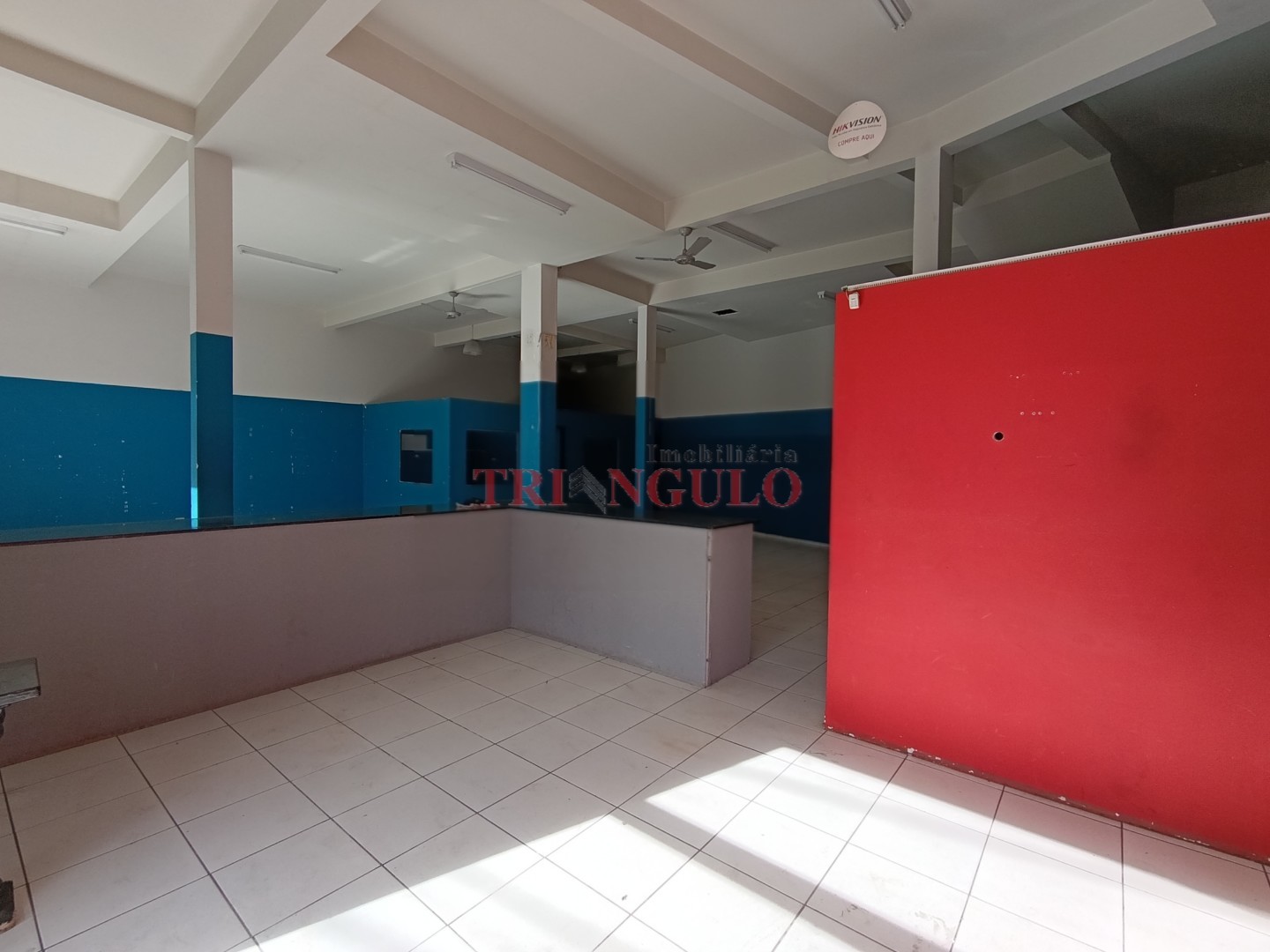 Salão para locacao no Zona IV em Umuarama com 249m² por R$ 4.000,00