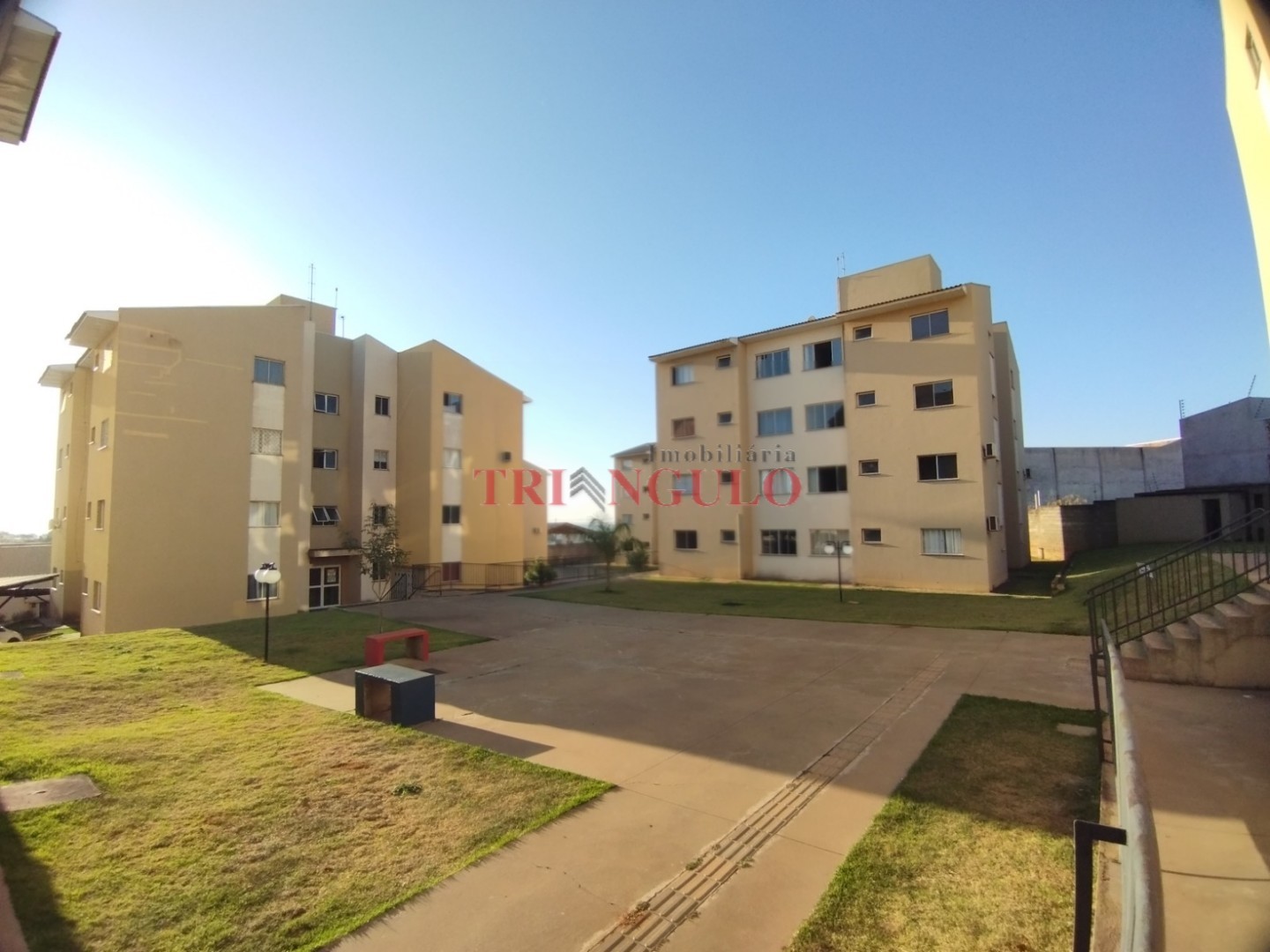 Apartamento para venda no Edificio Bela Vida em Umuarama com 52,32m² por R$ 150.000,00