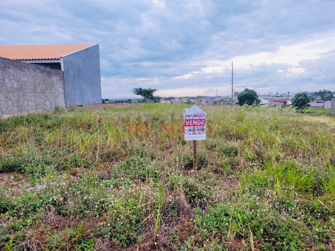 Terreno para venda no Jardim Aeroporto II em Umuarama com 204,98m² por R$ 70.000,00