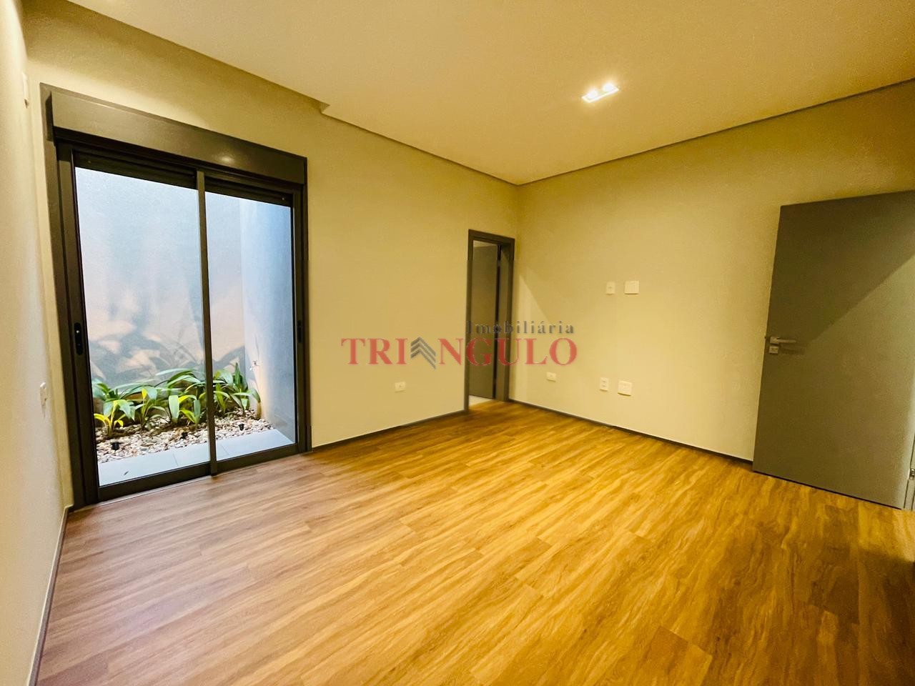 Casa para venda no Residencial Euro Park em Umuarama com 362,34m² por R$ 2.700.000,00