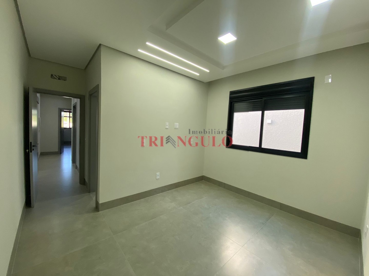 Casa para venda no Residencial Jardins de Versailles em Umuarama com 297m² por R$ 1.400.000,00
