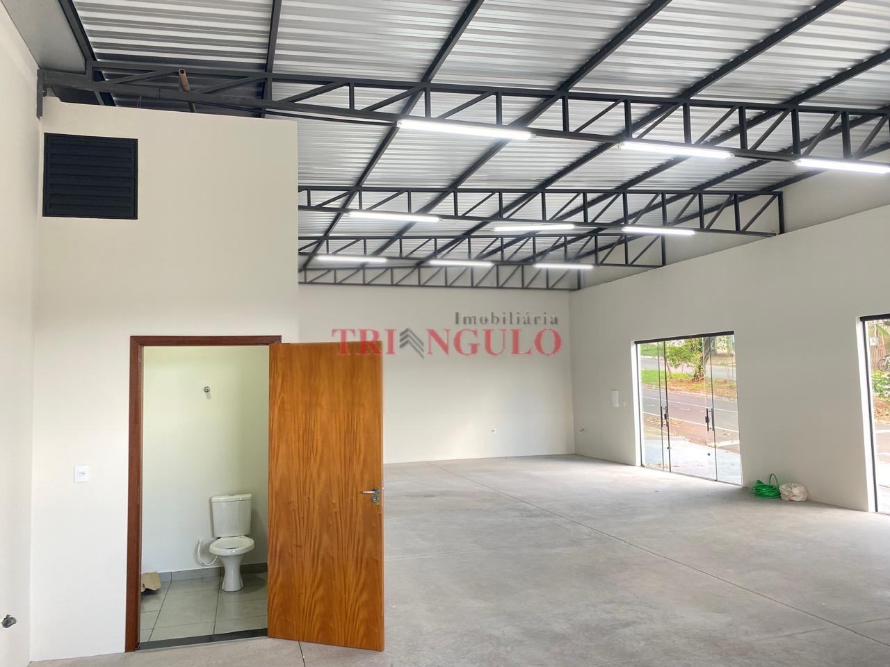 Barracão_galpão para locacao no Zona V em Umuarama com 275m² por R$ 3.200,00