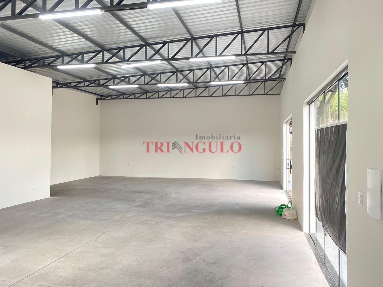 Barracão_galpão para locacao no Zona V em Umuarama com 275m² por R$ 3.200,00
