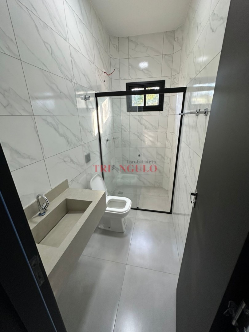 Casa para venda no Jardim Birigui em Umuarama com 312,72m² por R$ 720.000,00