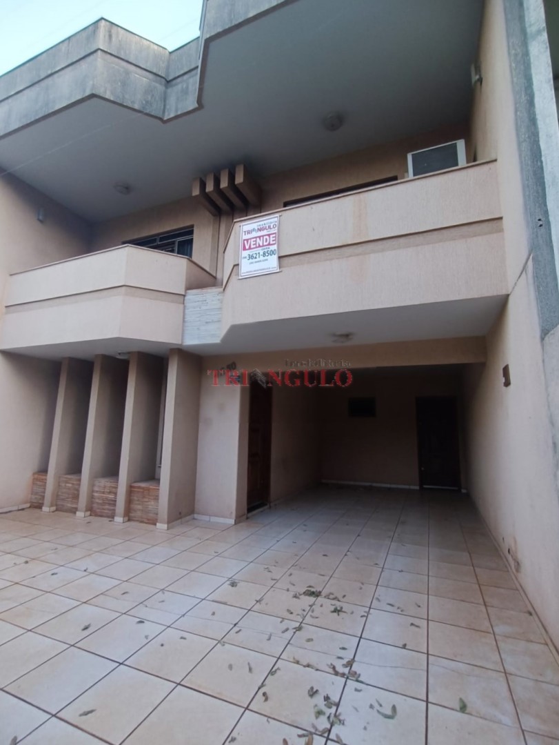 Casa Residencial para locacao no Zona I em Umuarama com 156,97m² por R$ 2.500,00