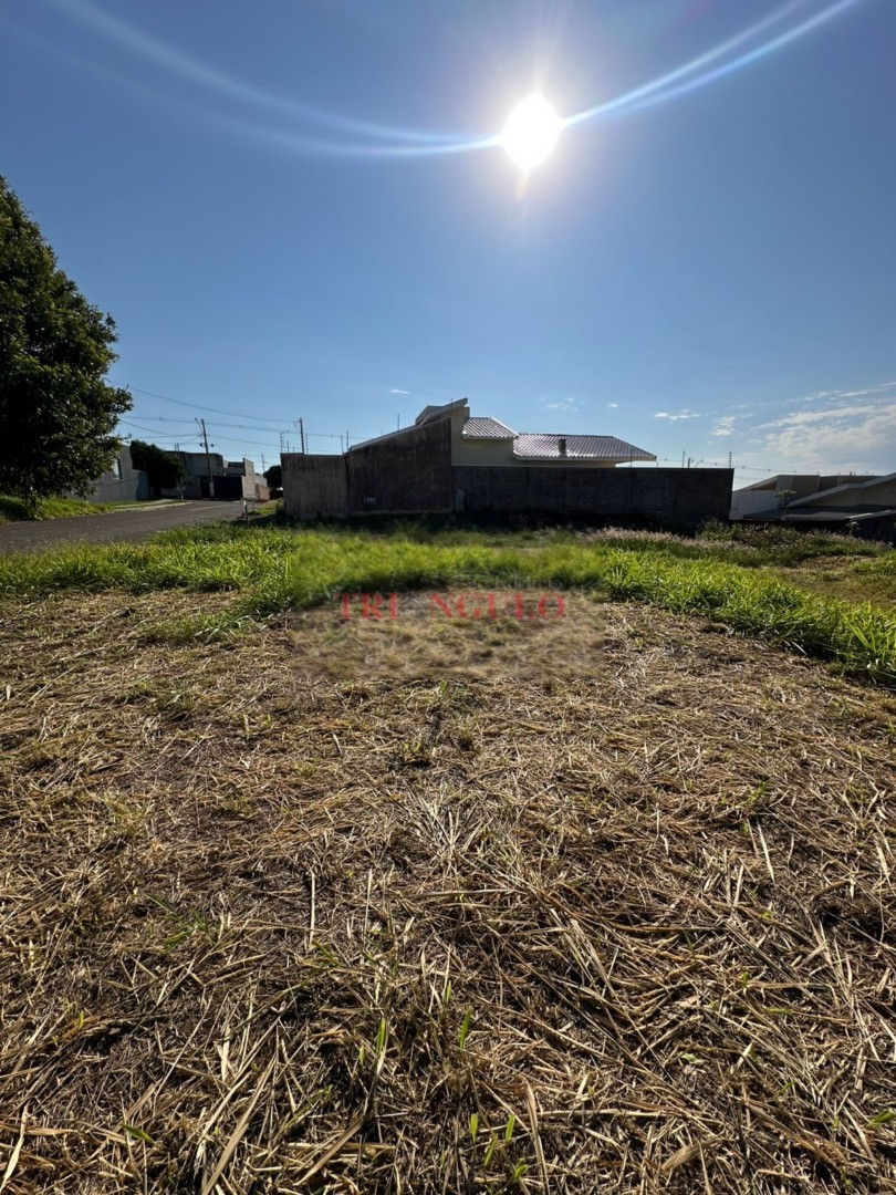 Terreno para venda no Parque Residencial Metropolitano em Umuarama com 240m² por R$ 120.000,00
