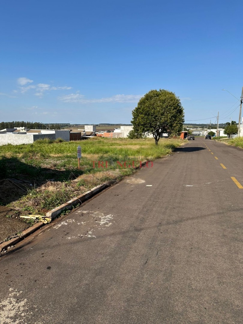 Terreno para venda no Parque Residencial Metropolitano em Umuarama com 240m² por R$ 120.000,00