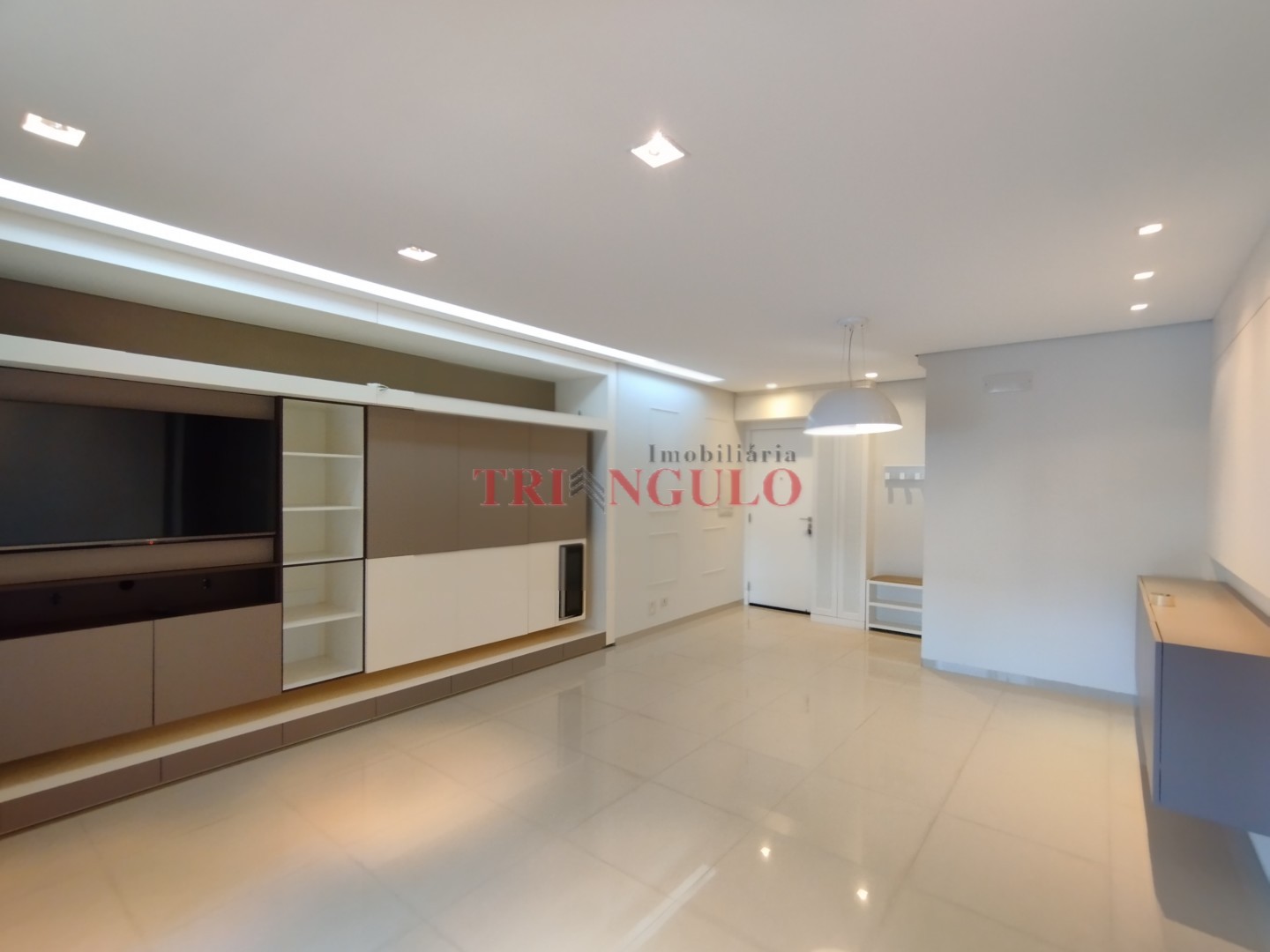 Apartamento para locacao no Zona I em Umuarama com 0m² por R$ 3.500,00