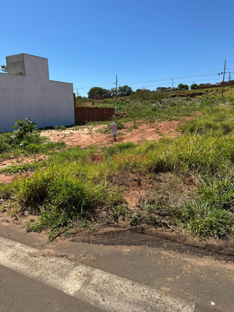 Terreno para venda no Jardim Imperio do Sol I em Umuarama com 270,34m² por R$ 45.000,00