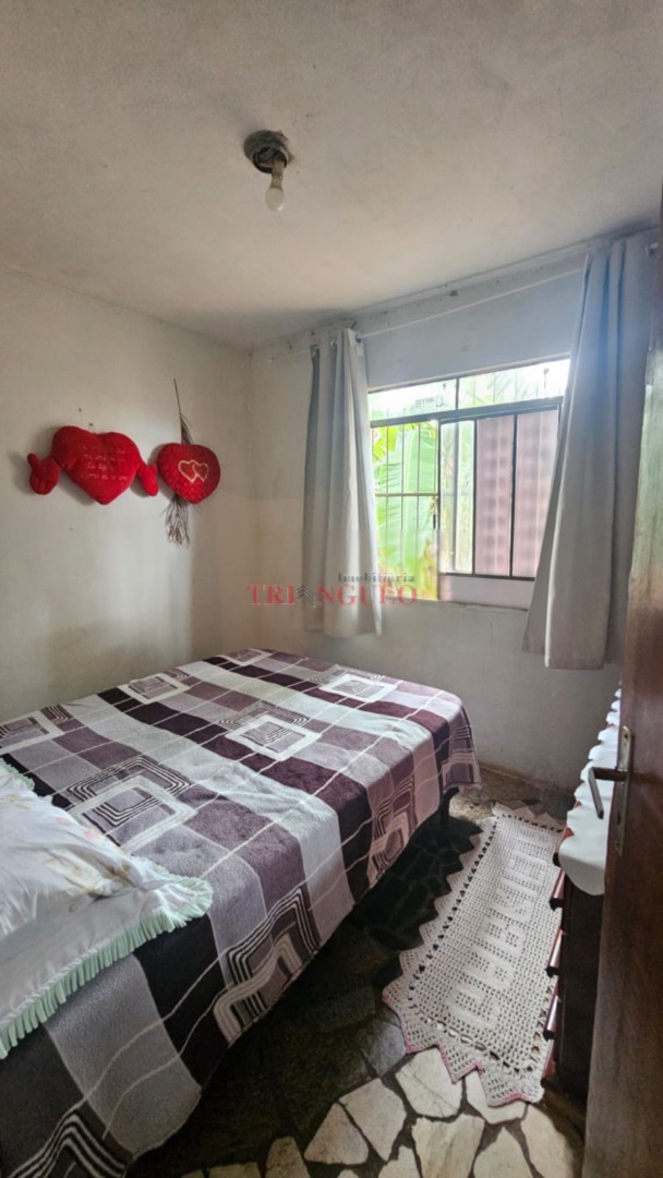 Casa para venda no Conjunto Residencial Corrego Longe em Umuarama com 283,2m² por R$ 170.000,00