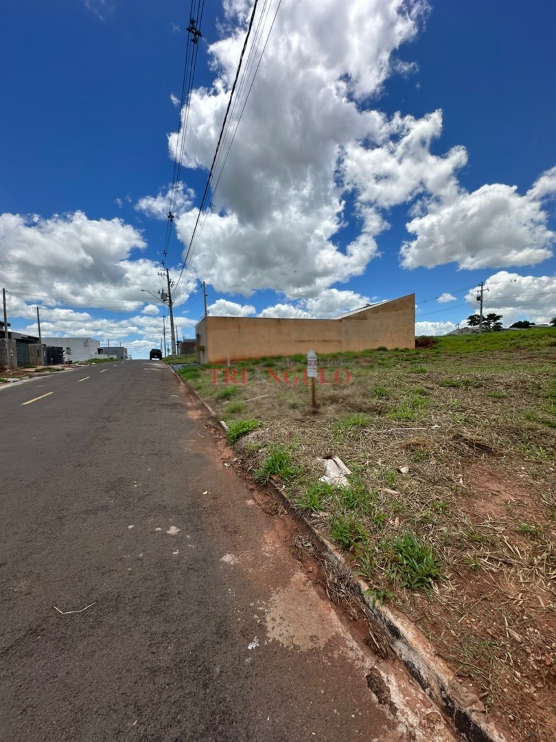 Terreno para venda no Parque Residencial Bela Casa em Umuarama com 135,38m² por R$ 45.000,00