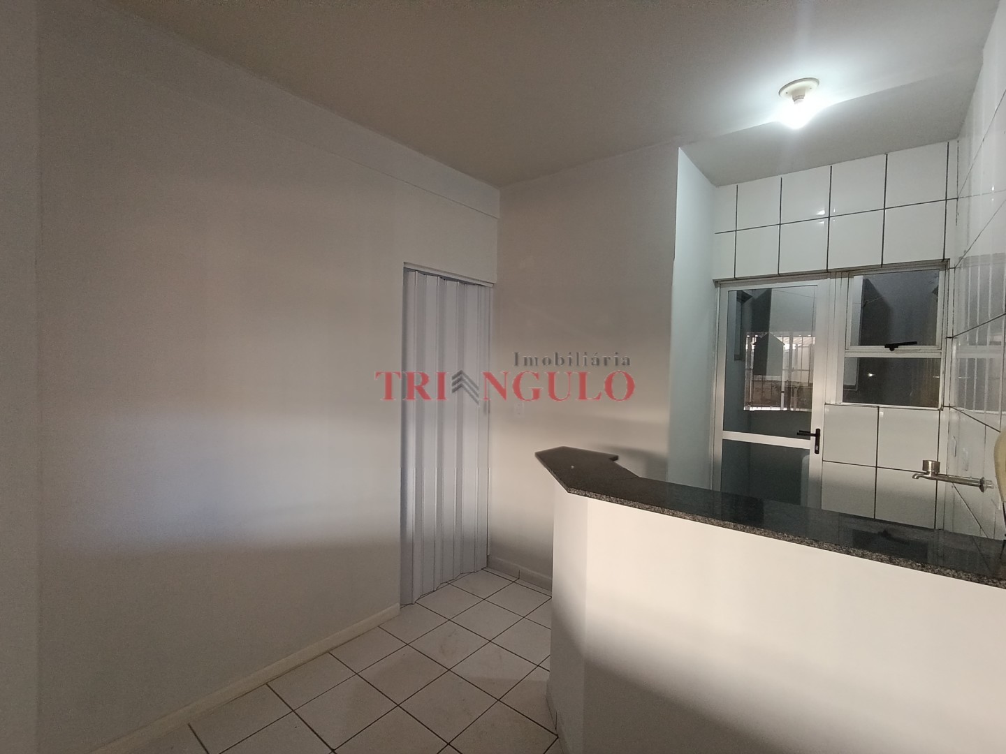 Apartamento para locacao no Vitoria Regia em Umuarama com 0m² por R$ 600,00