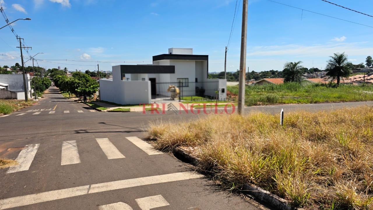 Terreno para venda no Jardim Pimentel II em Umuarama com 270,57m² por R$ 54.114,00