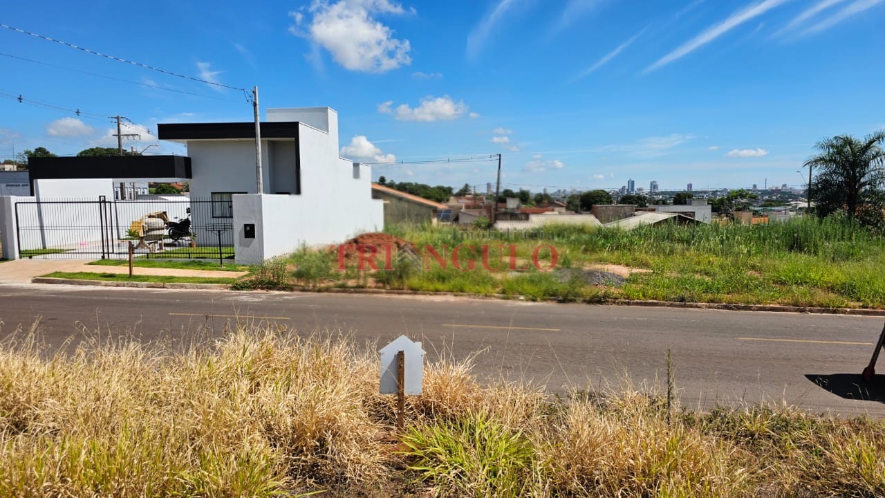 Terreno para venda no Jardim Pimentel II em Umuarama com 294,56m² por R$ 58.912,00