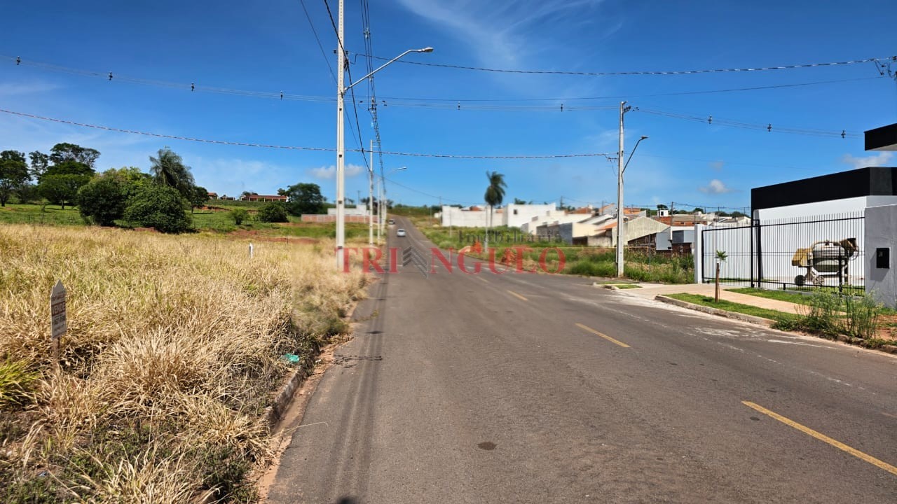 Terreno para venda no Jardim Pimentel II em Umuarama com 294,56m² por R$ 58.912,00