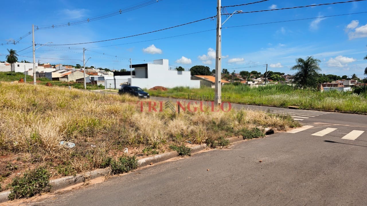 Terreno para venda no Jardim Pimentel II em Umuarama com 270,57m² por R$ 54.114,00