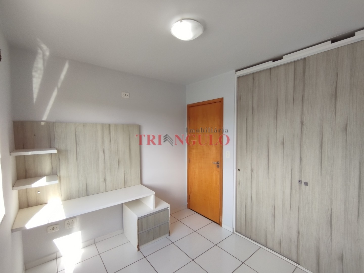 Apartamento para venda no Jardim Sao Cristovao em Umuarama com 54,21m² por R$ 140.000,00