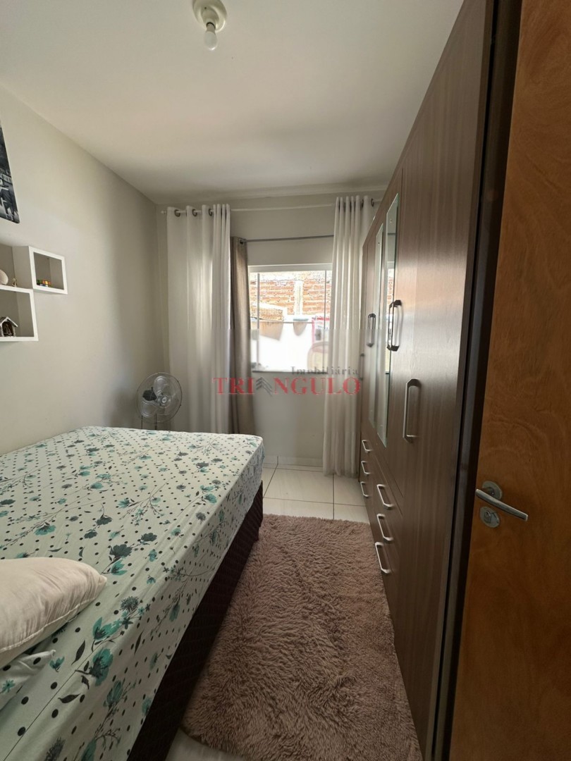 Casa para venda no Jardim das Cerejeiras em Umuarama com 126m² por R$ 220.000,00