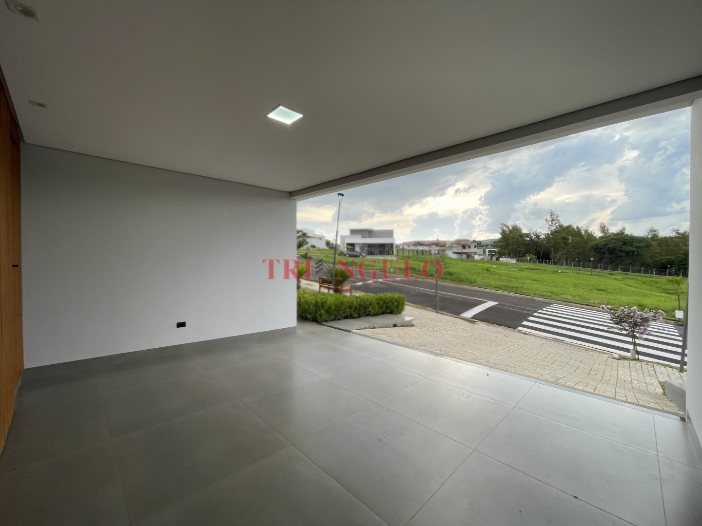 Casa Residencial para locacao no Zona I em Umuarama com 0m² por R$ 4.950,00