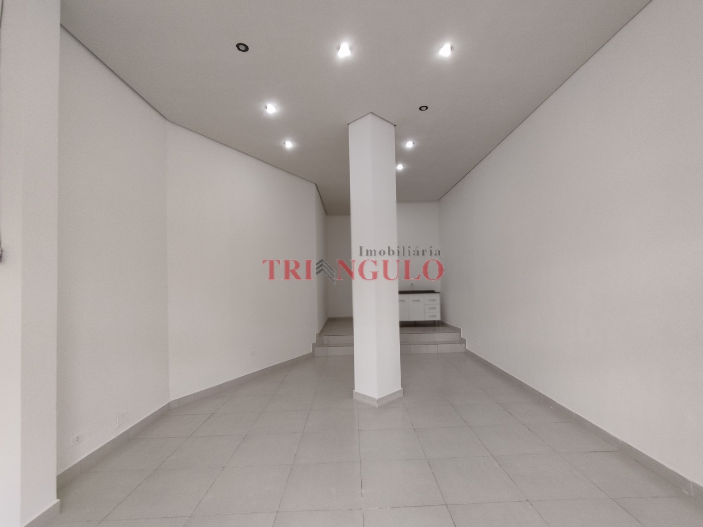 Sala Comercial para locacao no Zona III em Umuarama com 0m² por R$ 1.600,00