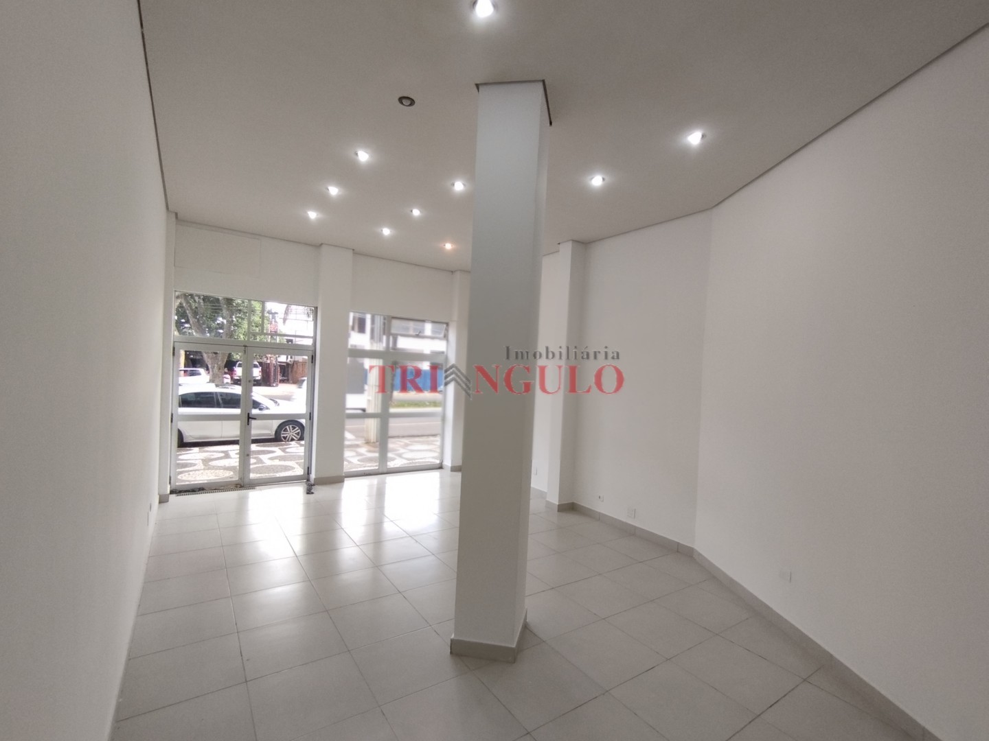 Sala Comercial para locacao no Zona III em Umuarama com 0m² por R$ 1.600,00
