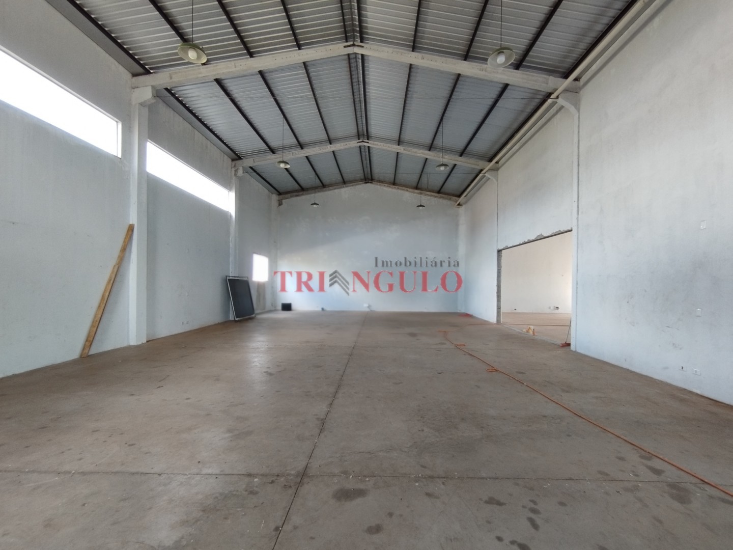 Barracão_galpão para locacao no Jardim Imigrantes em Umuarama com 214,13m² por R$ 7.000,00