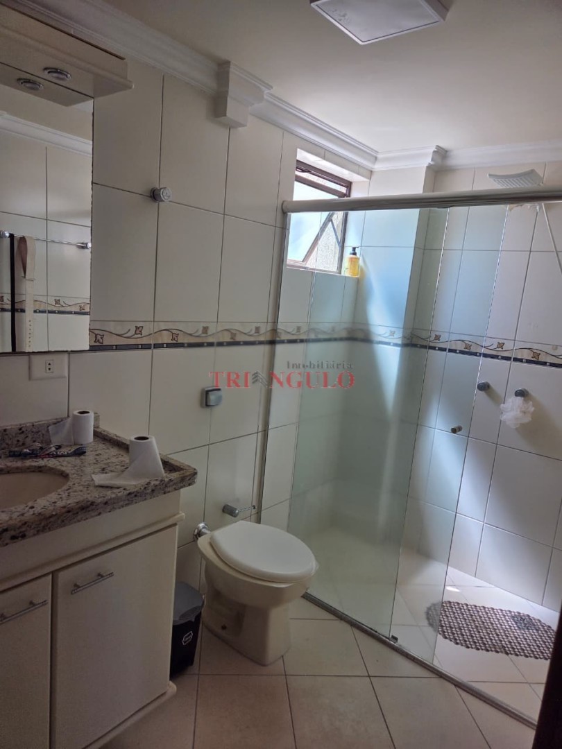 Apartamento para venda no Zona II em Umuarama com 196,58m² por R$ 630.000,00