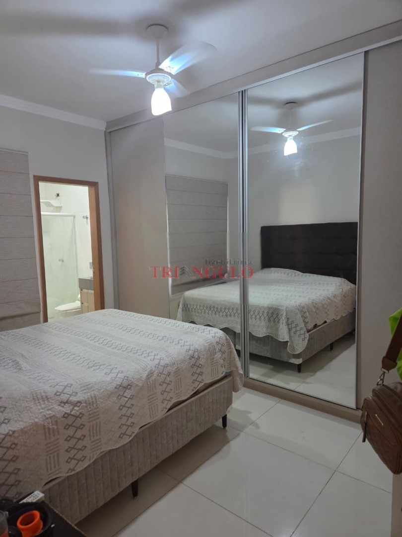 Casa para venda no Parque Melhoramentos em Umuarama com 183,56m² por R$ 530.000,00