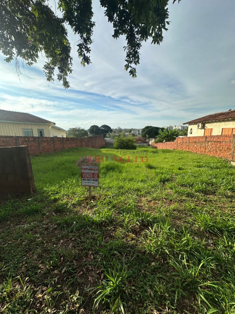 Terreno para venda no Zona IV em Umuarama com 525m² por R$ 240.000,00