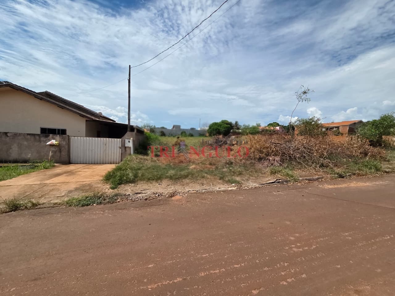 Terreno para venda no Centro em Tapira com 675m² por R$ 80.000,00