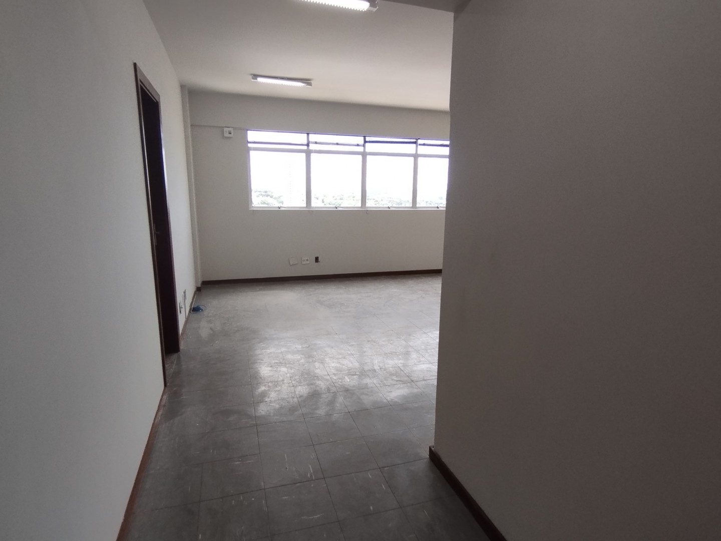 Sala Comercial para locacao no Zona I em Umuarama com 0m² por R$ 620,00