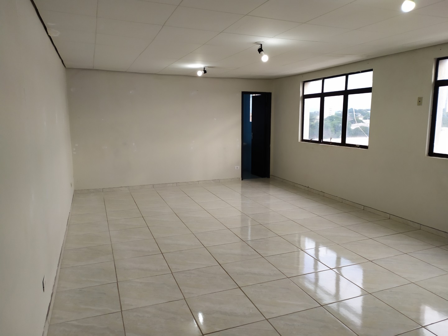Predio Comercial para locacao no Zona I em Umuarama com 0m² por R$ 500,00
