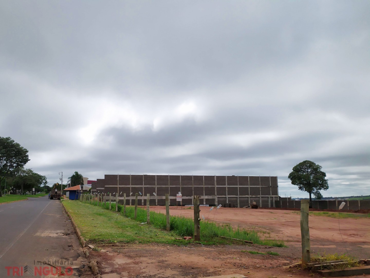 Terreno para locacao no Zona VII em Umuarama com 800m² por R$ 3.000,00