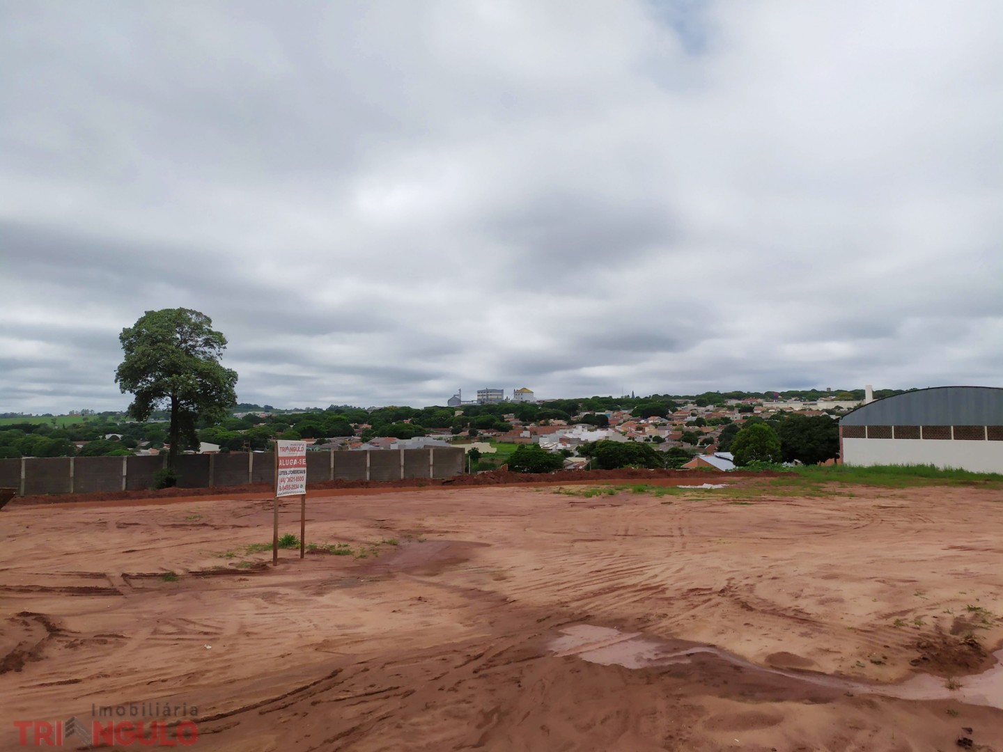 Terreno para locacao no Zona VII em Umuarama com 858m² por R$ 3.000,00