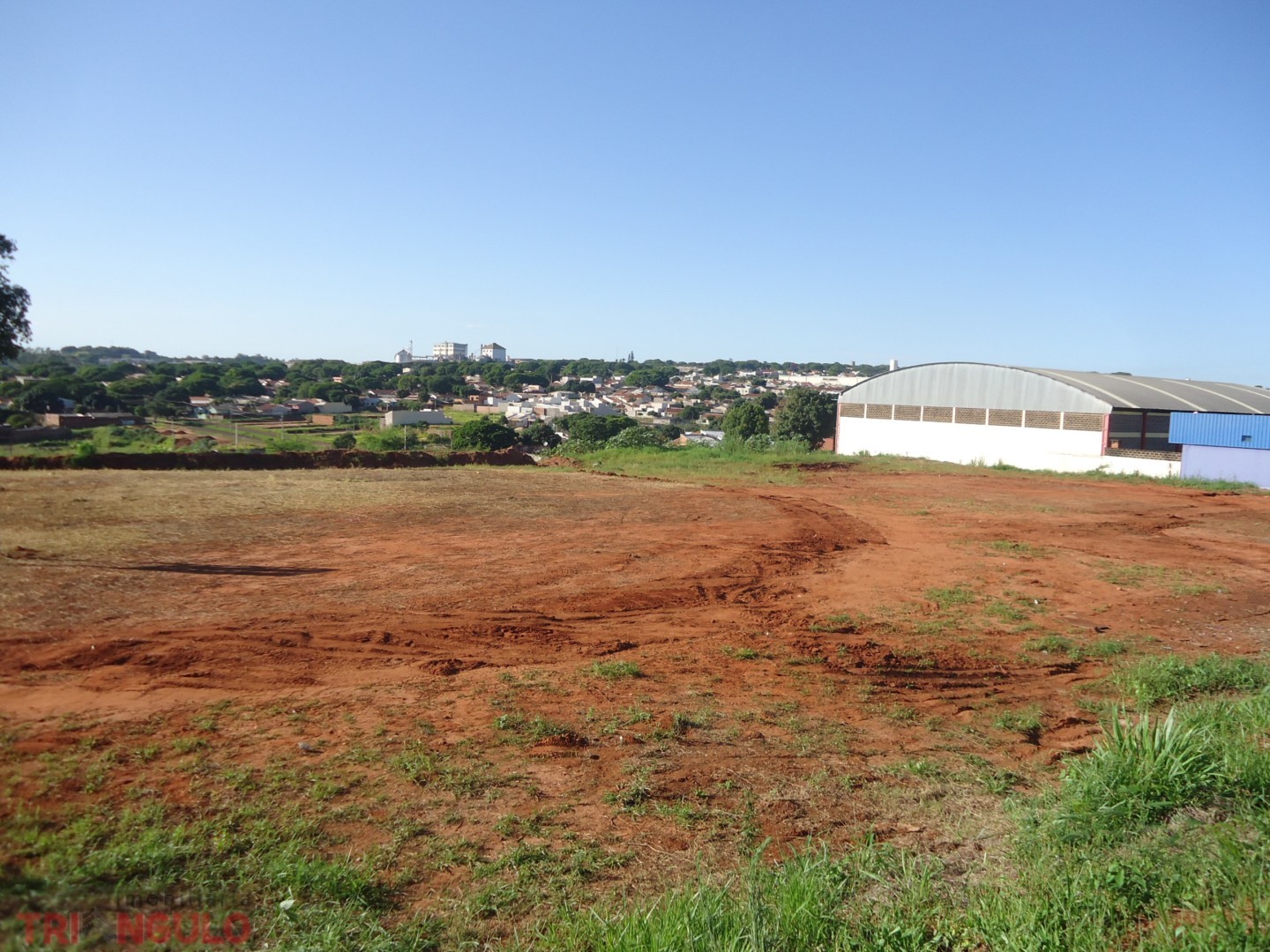 Terreno para locacao no Zona VII em Umuarama com 858m² por R$ 3.000,00